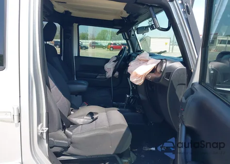 2011 Jeep Wrangler Unlimited Sport z USA, uszkodzony, nr VIN 1J4BA3H17BL517599